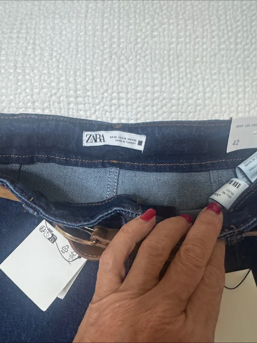 ZARA Dark Blue Wide-Leg Denim Jeans with Tan Belt